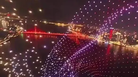 电竞馆开业庆典，联名周边热销